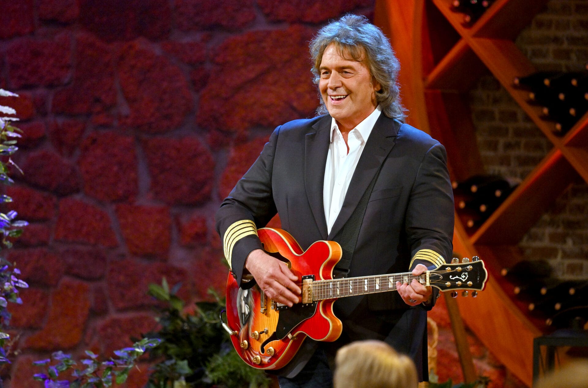 SWR SCHLAGER-SPASS MIT ANDY BORG FOLGE 61, am Samstag (25.05.24) um 20:15 Uhr im SWR.
Der Schlagersänger Michael Heck zu Gast bei "Schlager-Spaß mit Andy Borg".
© SWR/Kerstin Joensson, honorarfrei - Verwendung gemäß der AGB im engen inhaltlichen, redaktionellen Zusammenhang mit genannter SWR-Sendung bei Nennung "Bild: SWR/Kerstin Joensson " (S2+). SWR Presse/Bildkommunikation, Stuttgart, Tel: 0711/929-12642, foto@swr.de