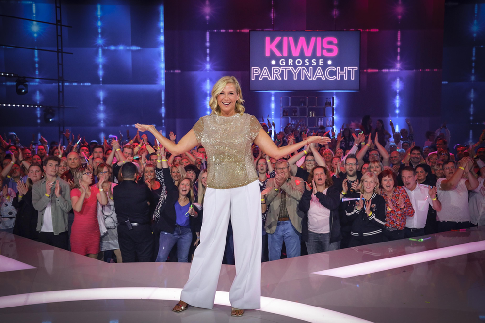 Andrea Kiewel präsentiert die vierte Ausgabe von "Kiwis große Partynacht"