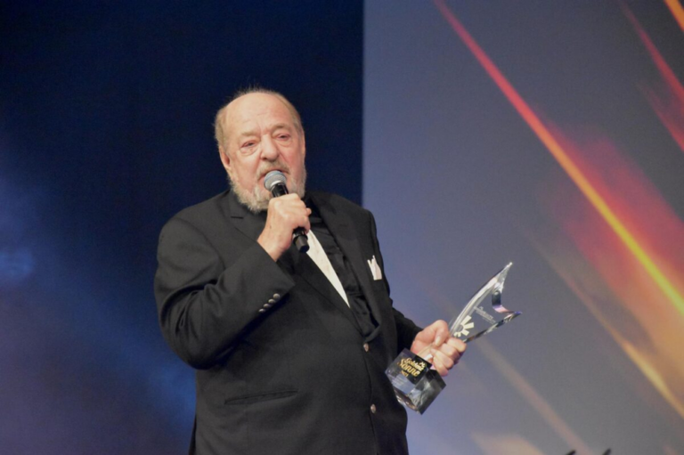 Ralph Siegel geht für "Ein bisschen Frieden – Summer of Love" in München erneut finanzielles Risiko ein