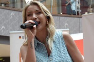 Anna-Carina Woitschack mit neuem Album: Grandioser Promotour-Start voller Glücksmomente! » Anna-Carina Woitschack