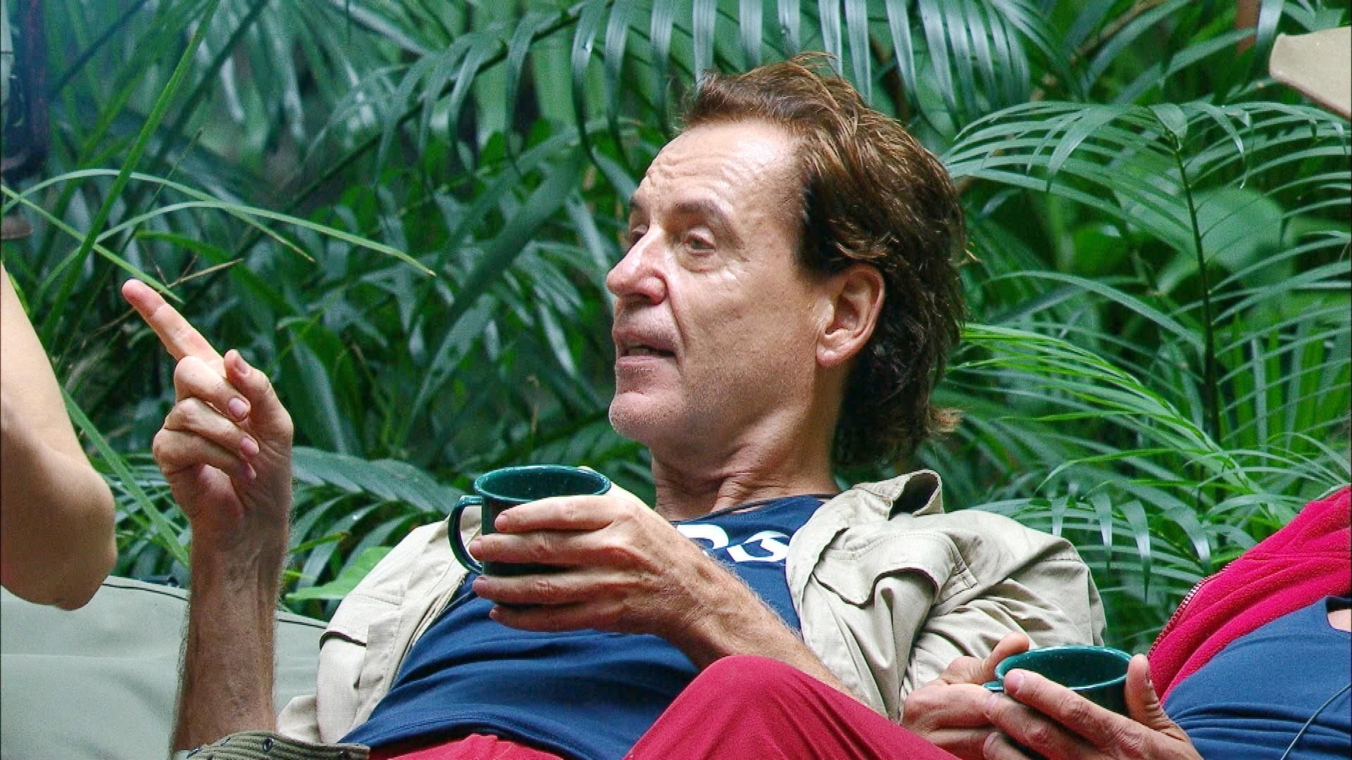 Jörg Dahlmann entrüstet zu Nina: "Ich rede mit dir drei Tage nicht mehr, nachdem du gesagt hast, ich bin schwul. Ich bin zu einhundert Prozent heterosexuell."

+++ Die Verwendung des sendungsbezogenen Materials ist nur mit dem Hinweis und Verlinkung auf RTL+ gestattet. +++