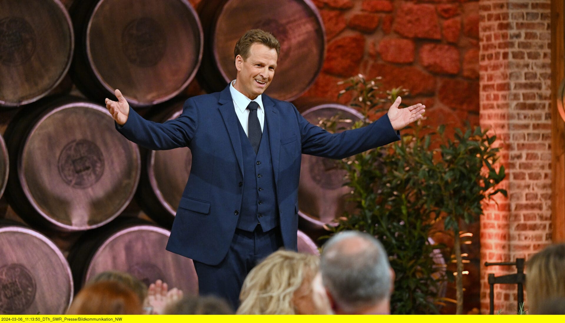 MDR FERNSEHEN SCHLAGER-SPASS MIT ANDY BORG, am Samstag (27.04.24) um 20:15 Uhr.
Johannes Kalpers bei "Schlager-Spaß mit Andy Borg".
© MDR/SWR/Kerstin Joensson, honorarfrei - Verwendung gemäß der AGB im engen inhaltlichen, redaktionellen Zusammenhang mit genannter MDR-Sendung bei Nennung "Bild: MDR/SWR/Kerstin Joensson" (S2+). MDR/HA Kommunikation, 04360 Leipzig, Tel: (0341) 300 6477 oder - 6463