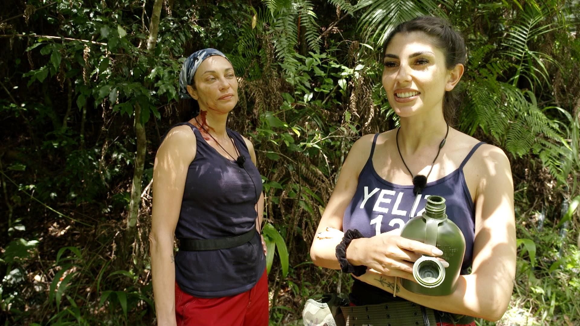 Lilly Becker (l.) und Yeliz Koc nach ihrer gemeinsamen Dschungelprüfung "Dschungel Kiosk".

+++ Die Verwendung des sendungsbezogenen Materials ist nur mit dem Hinweis und Verlinkung auf RTL+ gestattet. +++