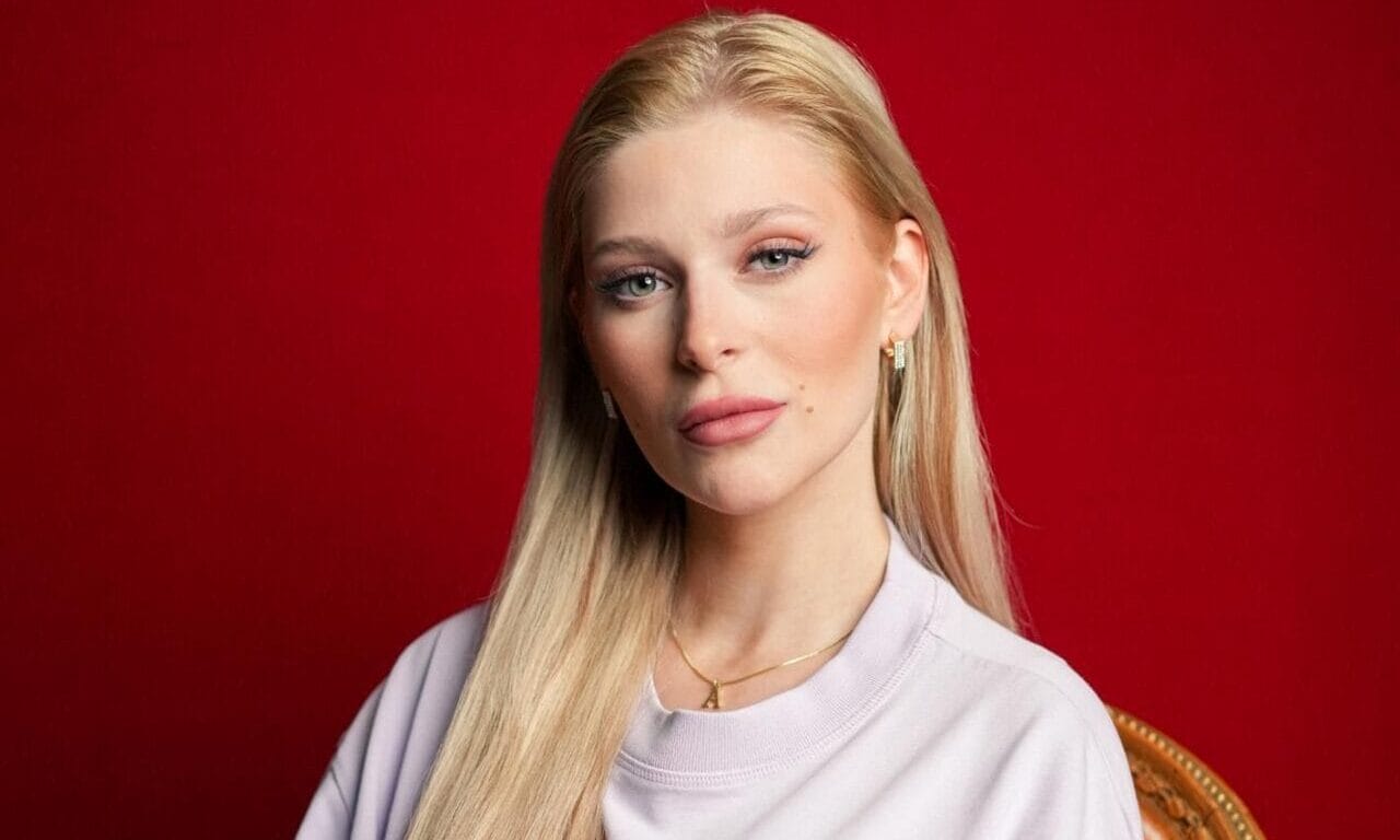 Marie Reim, Schlagersängerin nimmt an der dritten Staffel  im Château de Mielmont teil.

+++ Die Verwendung des sendungsbezogenen Materials ist nur mit dem Hinweis und Verlinkung auf RTL+ gestattet. +++
