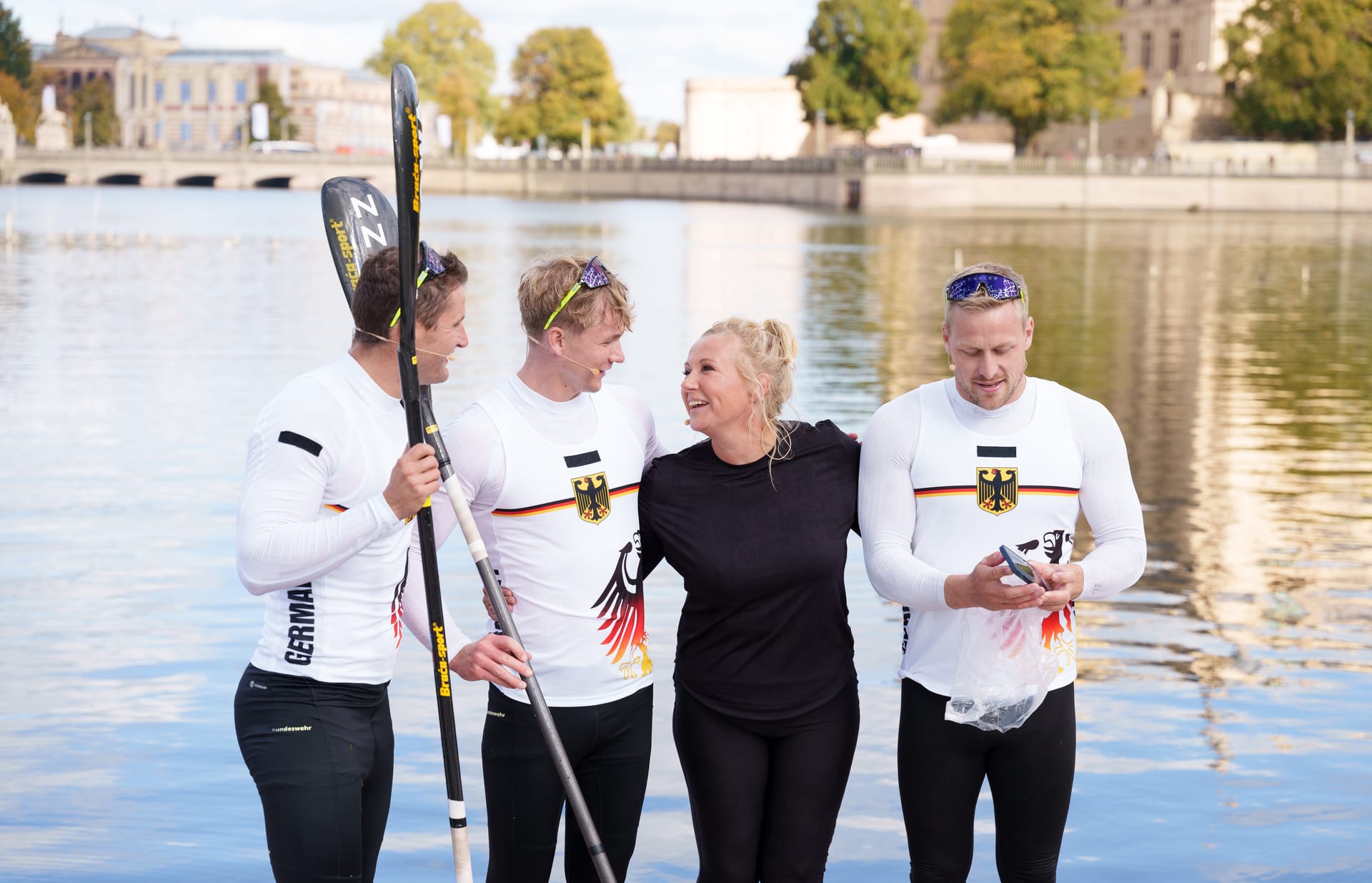 Andrea Kiewel mit Ruder Vierer (Olympiagold)