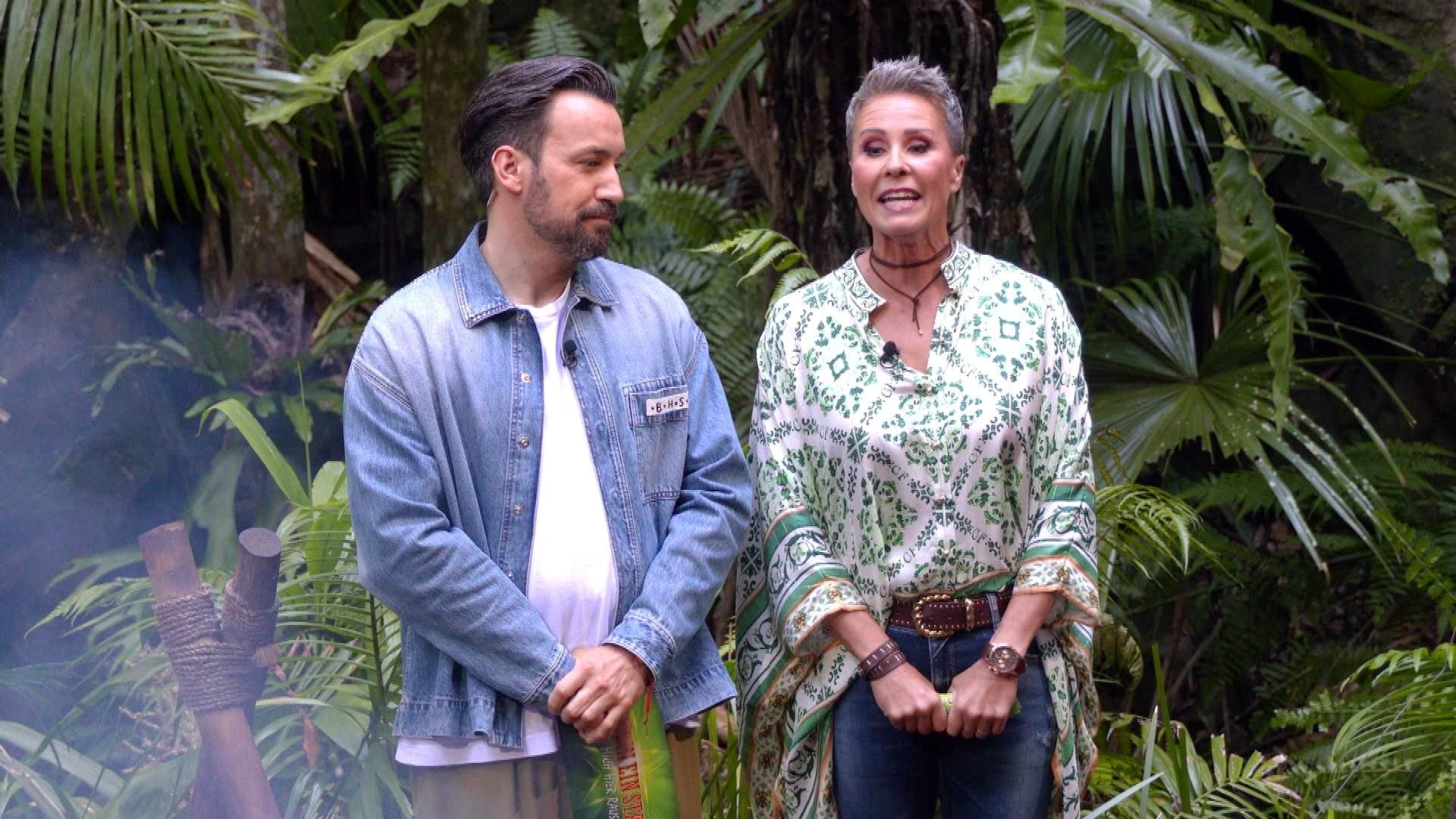 Die Moderatoren Sonja Zietlow und Jan Köppen verkünden, das Lilly, Yeliz und Sam zur nächsten Dschungeprüfung antreten müssen.

+++ Die Verwendung des sendungsbezogenen Materials ist nur mit dem Hinweis und Verlinkung auf RTL+ gestattet. +++