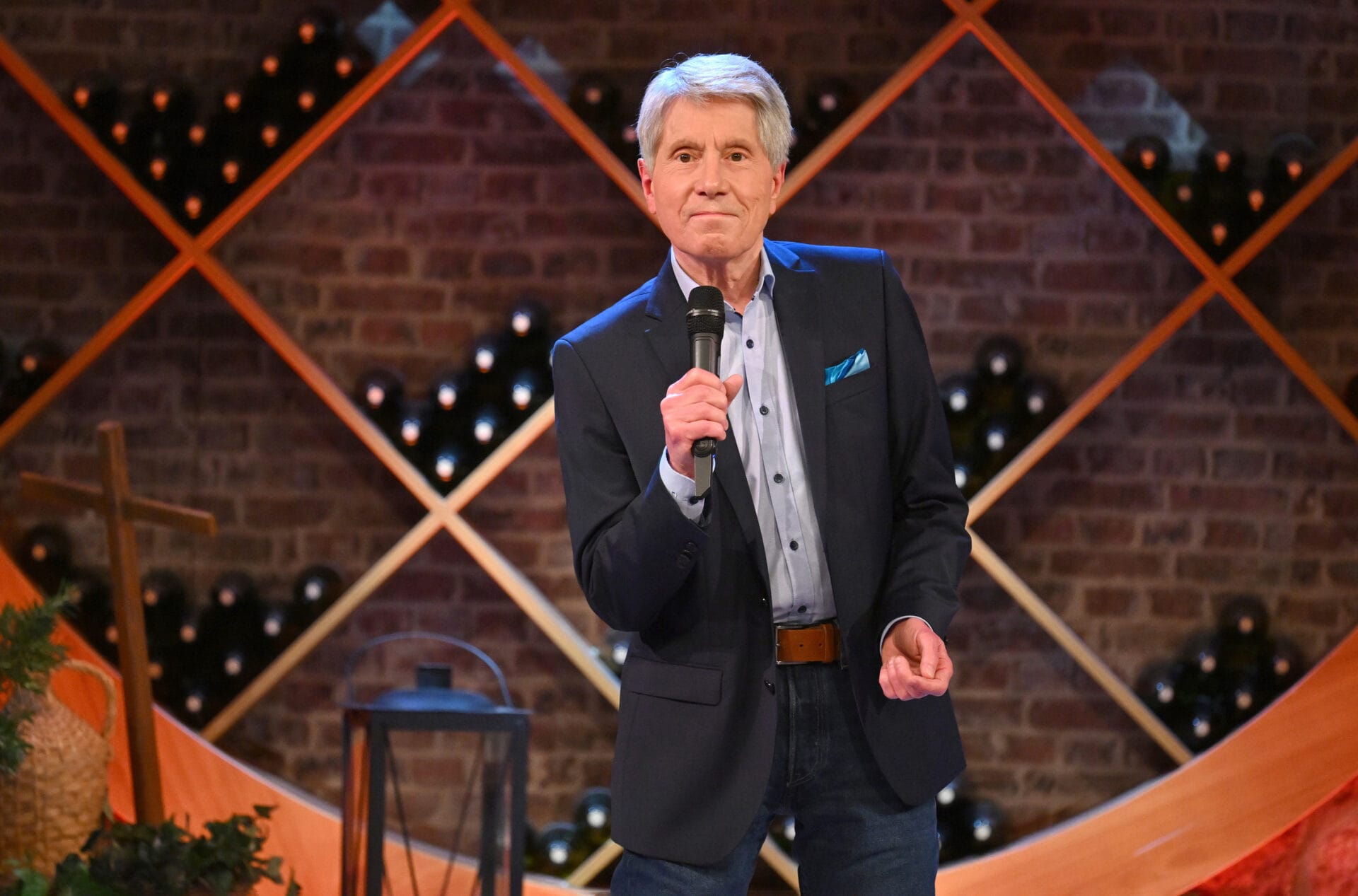 SWR SCHLAGER-SPASS MIT ANDY BORG FOLGE 61, am Samstag (25.05.24) um 20:15 Uhr im SWR.
Der österreichische Sänger Wolfgang Hofer zu Gast bei "Schlager-Spaß mit Andy Borg".
© SWR/Kerstin Joensson, honorarfrei - Verwendung gemäß der AGB im engen inhaltlichen, redaktionellen Zusammenhang mit genannter SWR-Sendung bei Nennung "Bild: SWR/Kerstin Joensson " (S2+). SWR Presse/Bildkommunikation, Stuttgart, Tel: 0711/929-12642, foto@swr.de