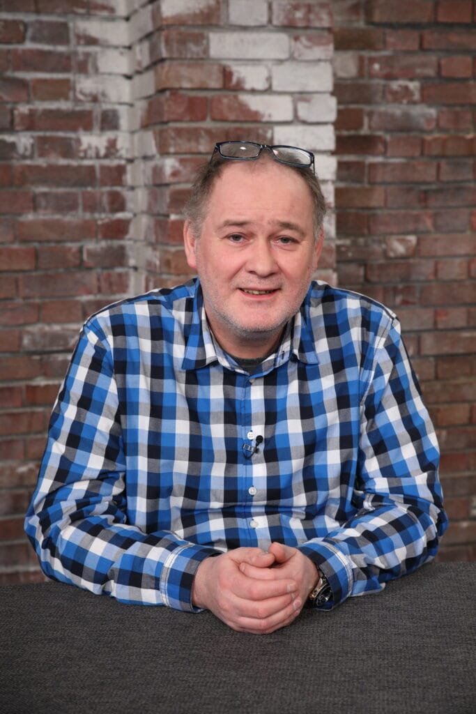 "Bares für Rares"-Händler Walter Lehnertz bringt Schlagersong raus! » Florian Silbereisen "Bares für Rares"-Händler Walter Lehnertz bringt Schlagersong raus!
