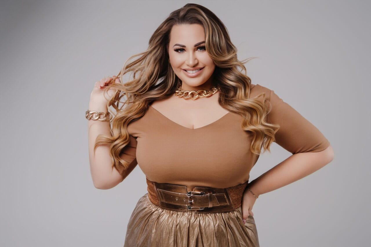 Adriana spricht offen über alleinerziehende Mütter und kritisiert „mangelnde Unterstützung“ – mit ihrer Superheldinnen-Gala setzt sie jetzt ein Zeichen!