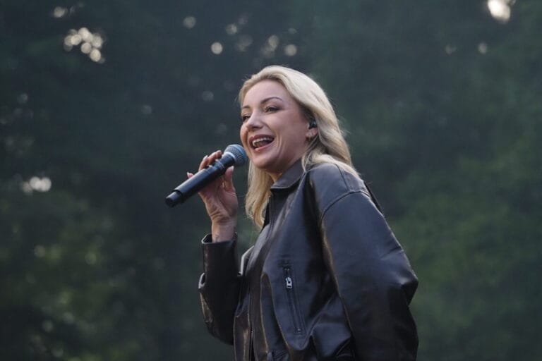 Anna-Carina Woitschack gibt Gesundheitsupdate: SO geht es ihrem Vater aktuell!