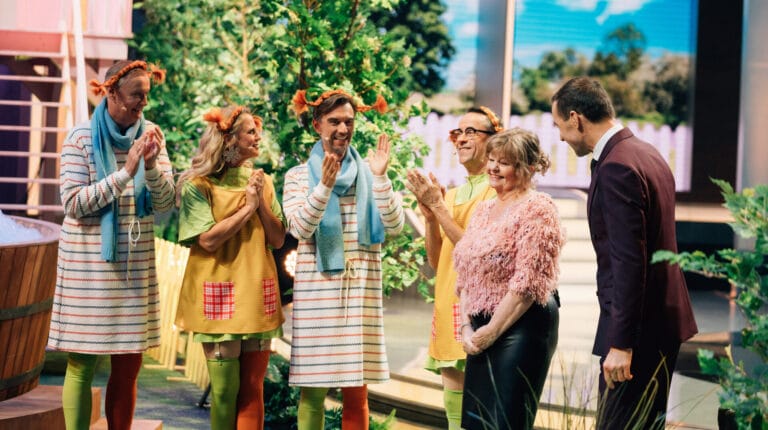 Barbara Schöneberger stoppt Siegesserie von Florian Silbereisen bei „2025 – Das Quiz“! Barbara Schöneberger stoppt Siegesserie von Florian Silbereisen bei „2025 – Das Quiz“!