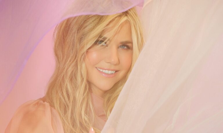 Beatrice Egli: Album-Neuauflage mit zwei neuen Songs – inklusive Duett mit DIESEM Landsmann!