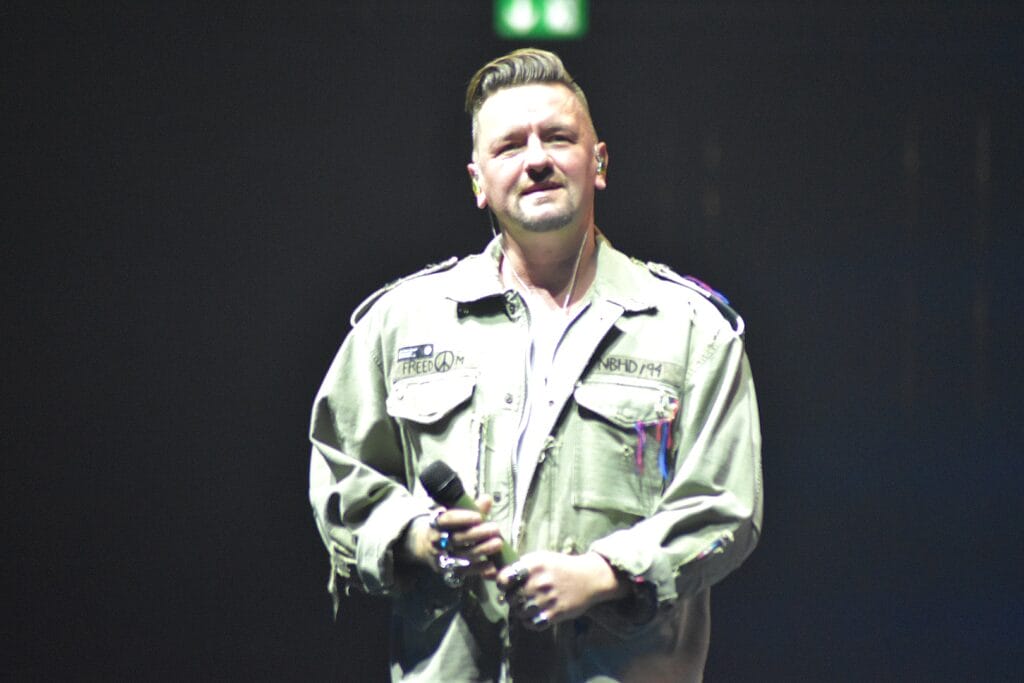 Ben Zucker gesteht offen: Für seine Karriere gab er sein Leben » Matthias Reim Ben Zucker auf Arena-Tour 2024: Die schönsten Fotos vom Konzert in Oldenburg