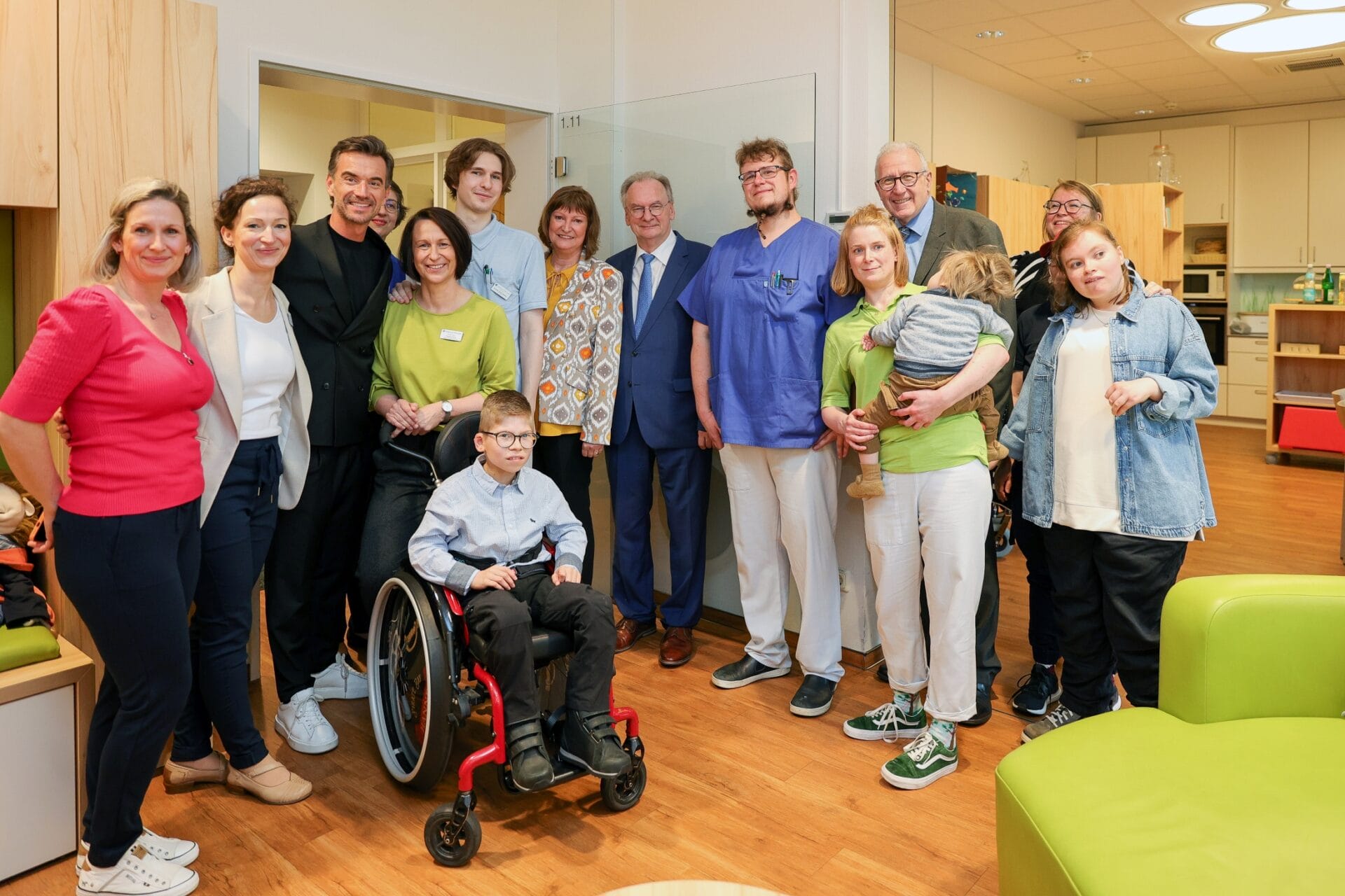 besuch-kinderhospiz-silbereisen-foto-viktoria-kuehne-pfeiffersche-stiftungen-08