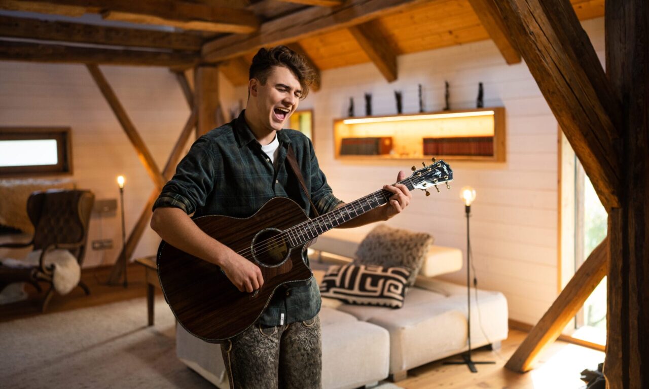 Chris Steger präsentiert neues Album „Dahoam“ im Innkreis! Hier alle Infos & Tickets!