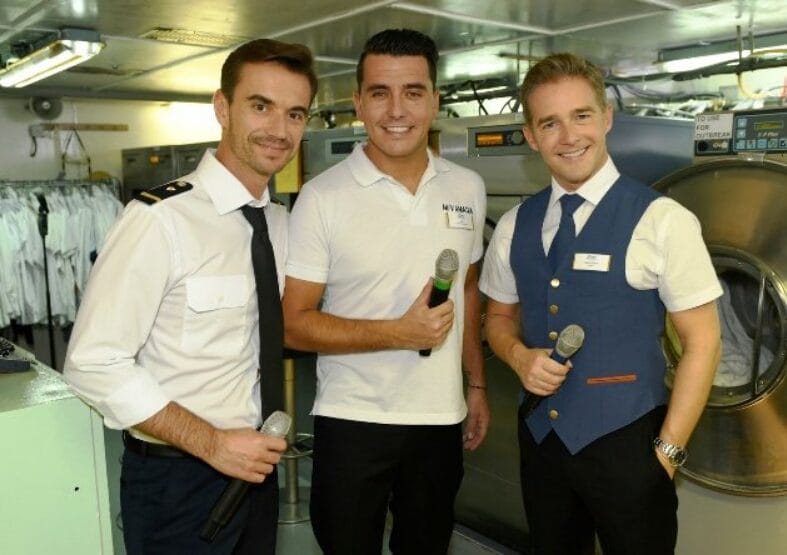 "Das Traumschiff": DIESE Schlagerstars waren schon als Gast dabei » Howard Carpendale "Das Traumschiff": DIESE Schlagerstars waren schon als Gast dabei