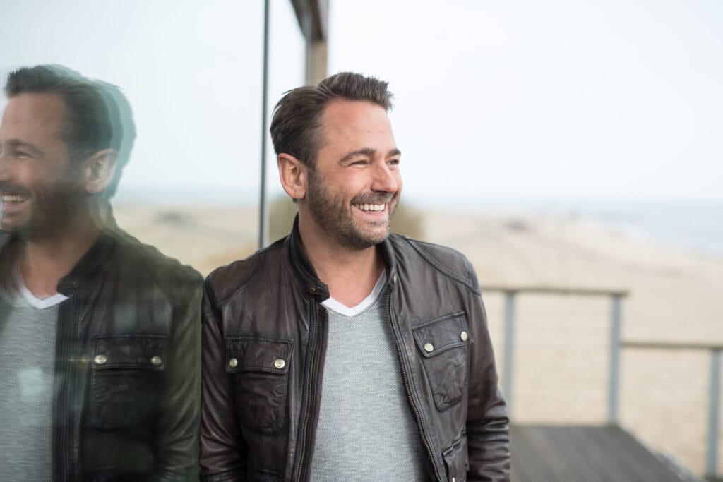 Dennis Wilms: Als Tigerenten-Club Moderator reiste er um die Welt – zum Jubiläum blickt er jetzt exklusiv zurück!