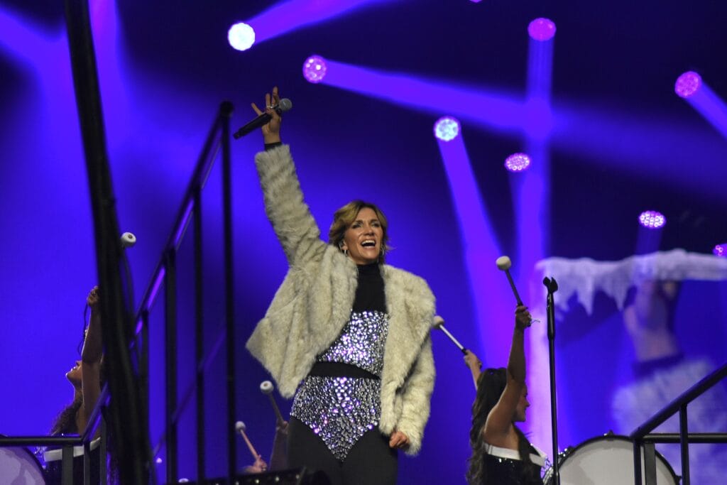 Anna-Maria Zimmermann über voXXclub & Mickie Krause: "Das sind meine allerliebsten Jungs" » Roger Whittaker DJ Ötzi's "Mountain Mania": Die schönsten Fotos vom Auftakt in Köln