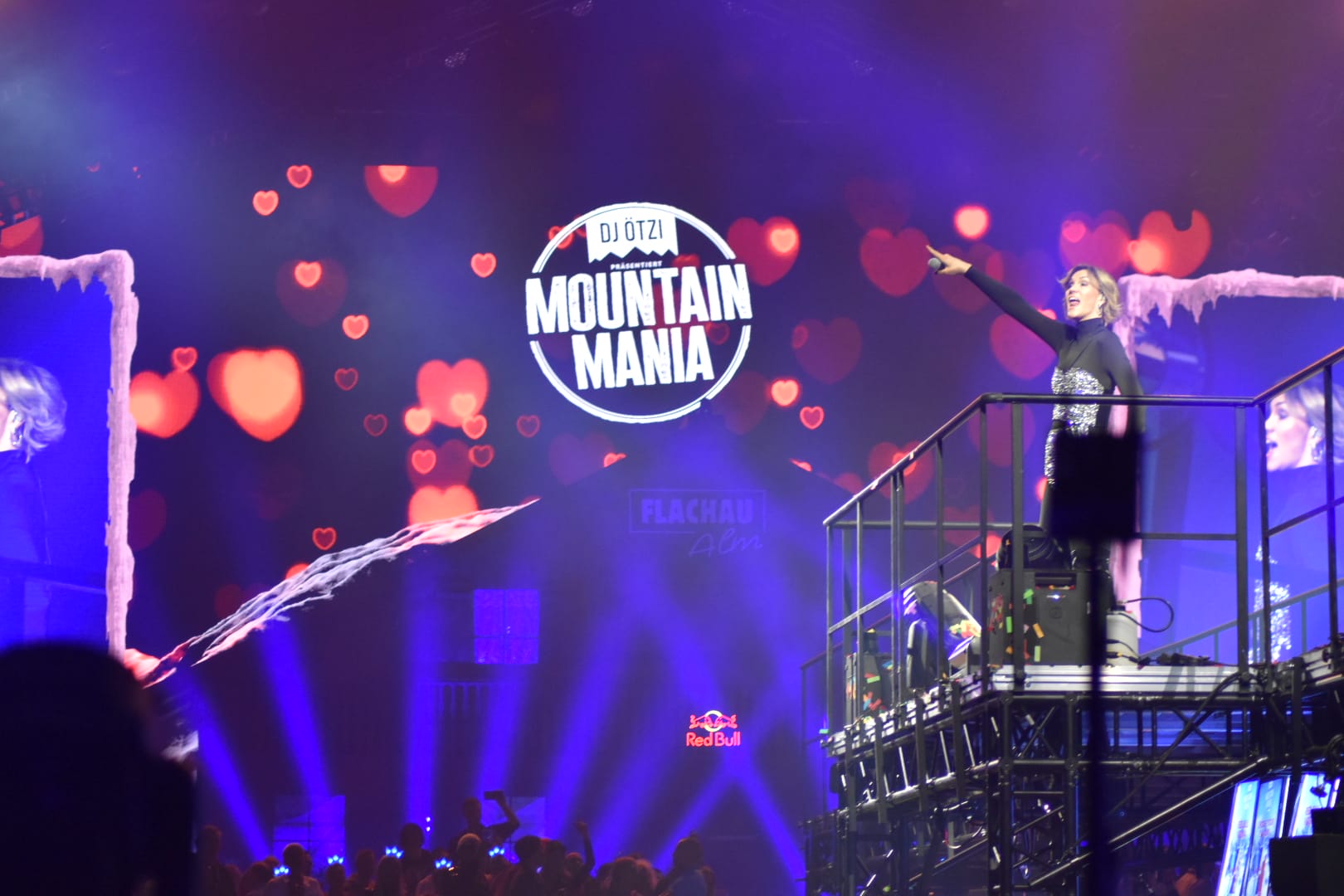 DJ Ötzi's "Mountain Mania": Die schönsten Fotos vom Auftakt in Köln