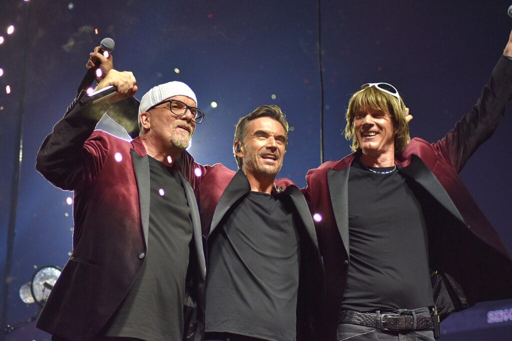 DJ Ötzi, seine MFG & weitere Stars liefern furiosen "Mountain Mania"-Auftakt - SO gut ist die Mega-Show! » Roger Whittaker DJ Ötzi, seine MFG & weitere Stars liefern furiosen "Mountain Mania"-Auftakt - SO gut ist die Mega-Show!