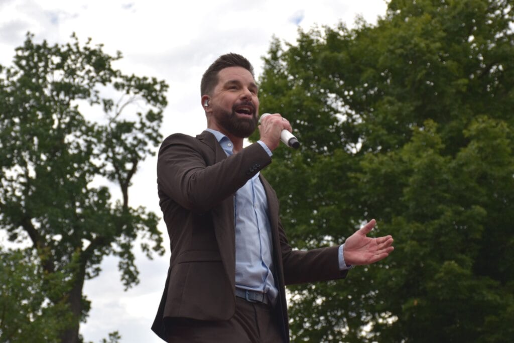 Eloy de Jong verrät: SO war seine Live-Premiere von "We vieren het leven" in der Niederlande » tanja lasch Eloy de Jong verrät: SO war seine Live-Premiere von "We vieren het leven" in der Niederlande » tanja lasch