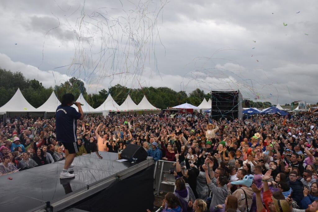 Elbstrand Festival auf Krautsand 2024: Die schönsten Fotos von Mickie Krause, Ikke Hüftgold, Cascada uvm. » die jungen zillertaler