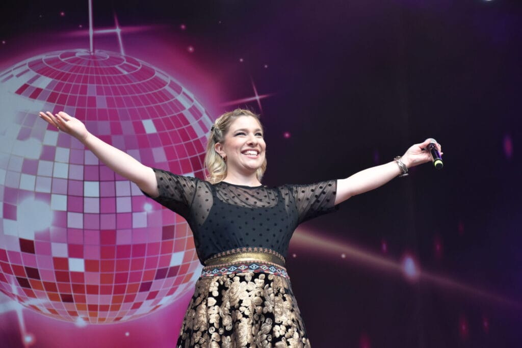 Laura Wilde - Verliebt in London (Offizielles Musikvideo) » Daniel Sommer Laura Wilde - Verliebt in London (Offizielles Musikvideo) » Daniel Sommer