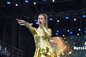 Saskia Leppin, Rebel Tell & Co.: SO vielseitig war das Vorprogramm von Andrea Bergs Heimspiel! » Saskia Leppin