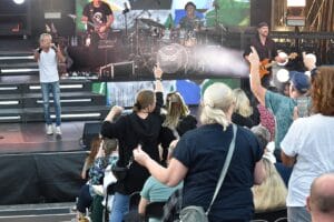 Matthias Reim: Bewegende Zeitreise bei Konzert in Bremen, das Fanherzen höher schlagen ließ! » Matthias Reim