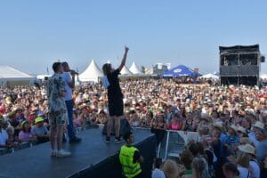 Elbstrand-Festival in Otterndorf: 4000 Zuschauer feierten buntes Lineup, einer schaute von Oben zu » Elbstrand-Festival