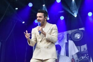 Giovanni Zarrella begeistert mit exzellenter Livemusik und viel Herz bei Open Air Auftakt in Bremerhaven » Giovanni Zarrella