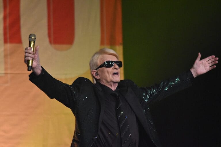 Heino: Fahrtenlieder, Ballermann-Vibes und eine Hommage an Hannelore – SO großartig war das Konzert in Osterholz-Scharmbeck!