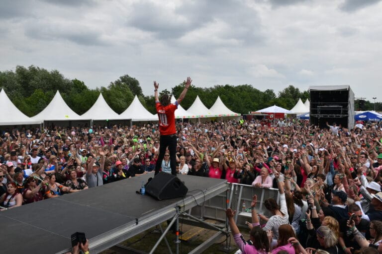 Mickie Krause Julian Sommer » Julian Sommer