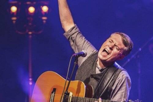 Jimmy Kelly feiert TV-Premiere mit neuem Song "Amelia (A Christmas Carol)" - hier mehr dazu