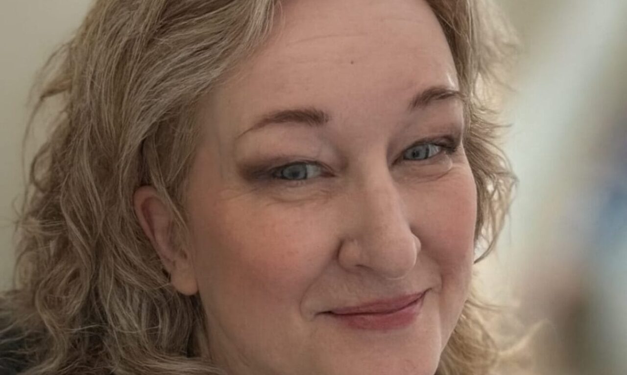 ELEXA: wandelt mit neuem Song „Neon-Hyroglyphen“ auf den Spuren der Neuen Deutschen Welle