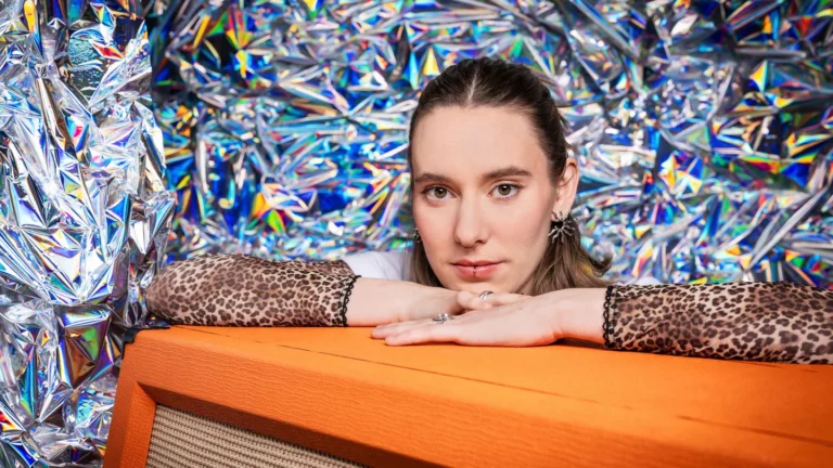 ESC-Vorentscheid: Malou Lovis im Steckbrief – Wir stellen Euch die Kandidatin vor!