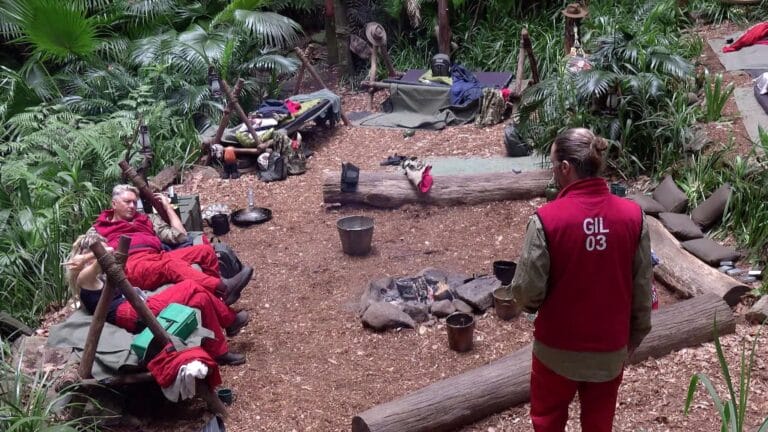 Gil Ofarim gibt im Dschungelcamp nach Unfall Gesundheitsupdate: „Schädelweh!“