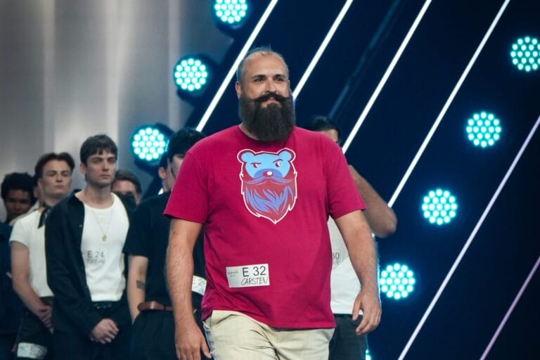GNTM 2026 Carsten im Interview: „Mein Bart ist mein Wiedererkennungsmerkmal“