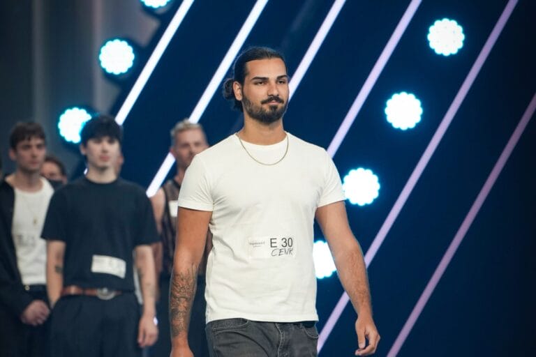 GNTM 2026 Cenk im Interview: „Ich will meinem kleinen Ich zeigen, was aus ihm geworden ist“