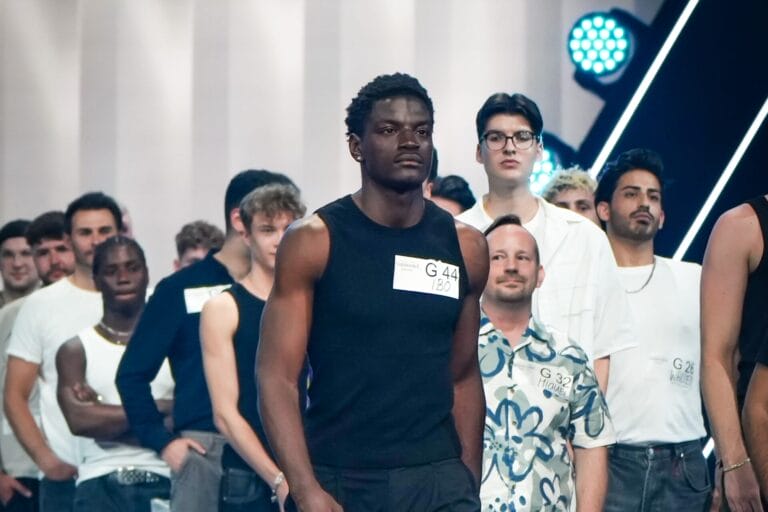 GNTM 2026 Ibo im Interview: „Für mein erstes Fotoshooting habe ich die Schule geschwänzt“