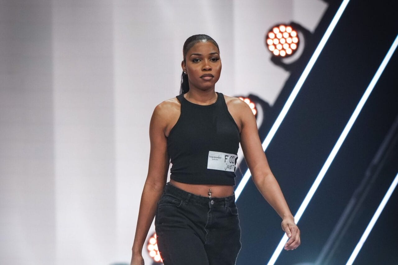 GNTM 2026 Janet im Interview: „Meine Zwillingsschwester und ich sehen immer von Kopf bis Fuß gleich aus“ GNTM 2026 Janet im Interview: „Meine Zwillingsschwester und ich sehen immer von Kopf bis Fuß gleich aus“