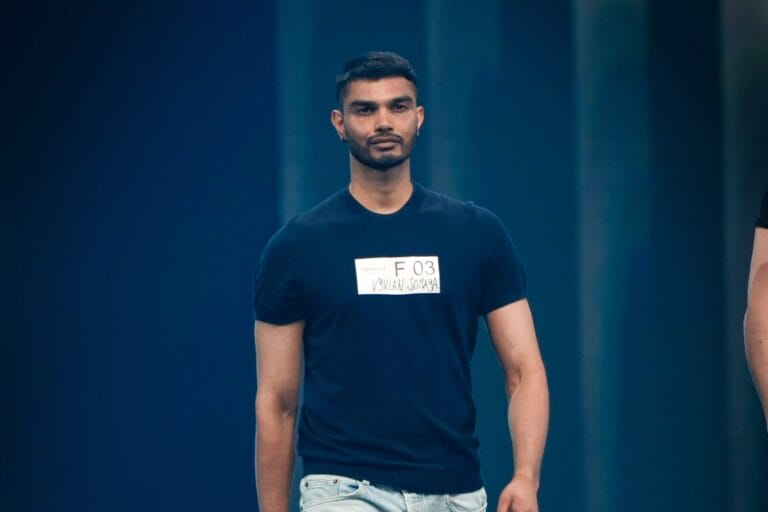 GNTM 2026 Vyvian im Interview: „Ich habe Vampirzähne“