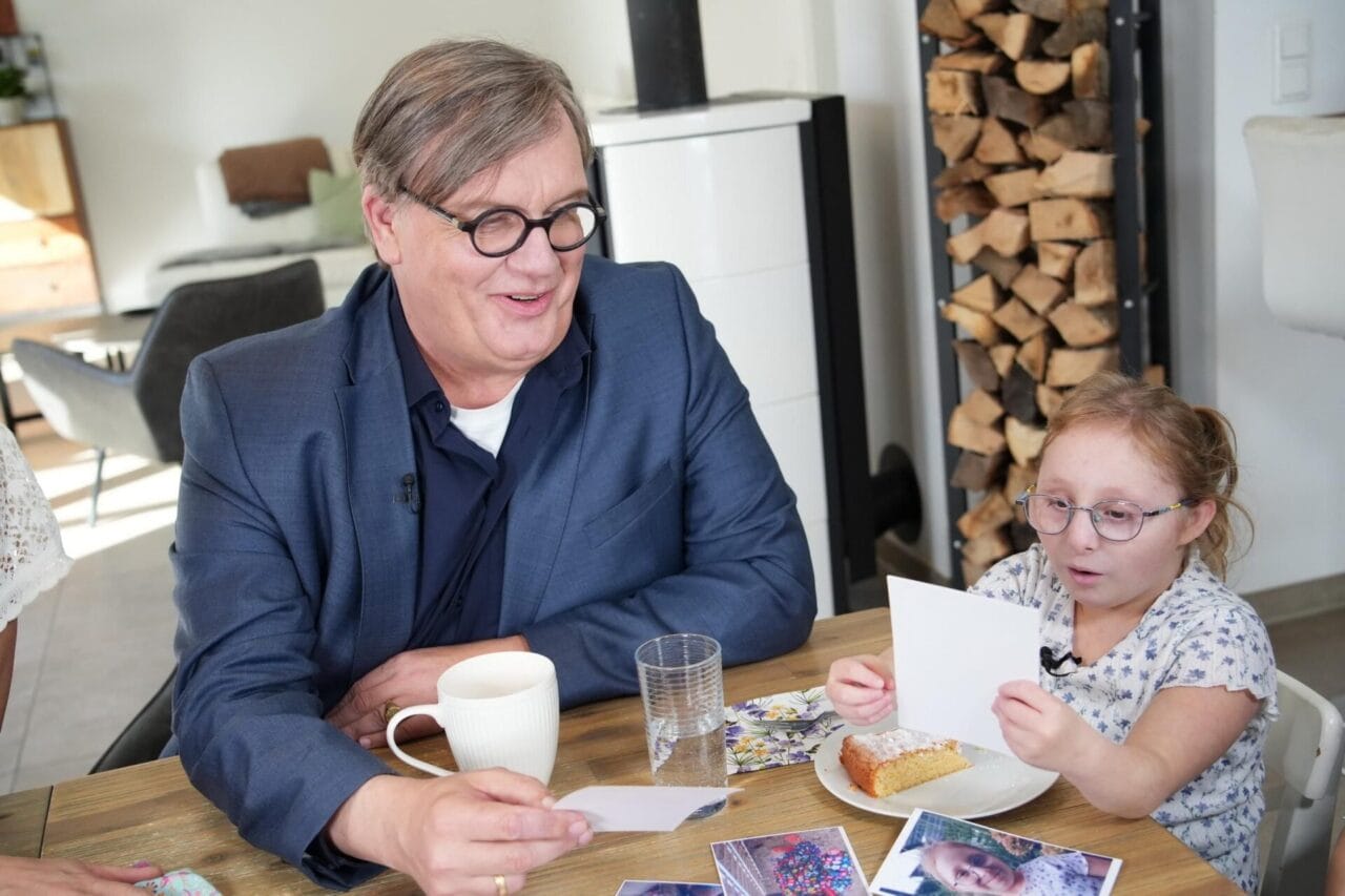 Hape Kerkeling setzt sich für Kinder mit seltener Erkrankung ein! DIESE Begegnung prägte ihn!