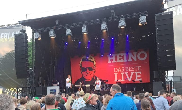 Heino, Marie Reim & Co. rockten die Bühne beim Saterland Open Air