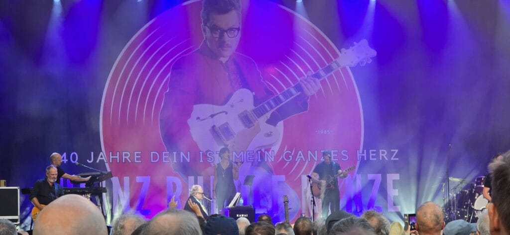 Heinz Rudolf Kunze prangert Nahost-Konflikt an und sprengt bei Konzert in Hannover Grenzen!