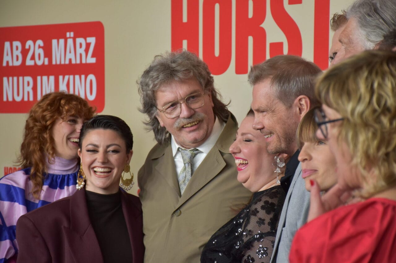„Horst Schlämmer sucht das Glück“: Eindrücke vom roten Teppich der Hamburg-Premiere „Horst Schlämmer sucht das Glück“: Eindrücke vom roten Teppich der Hamburg-Premiere