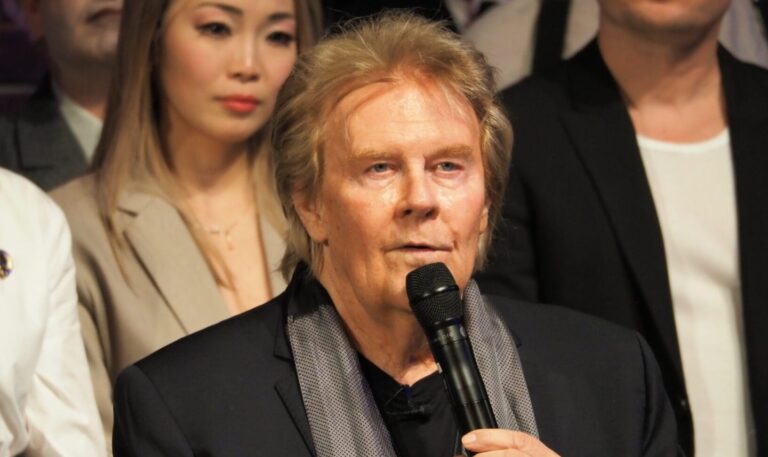 Howard Carpendale bei Premiere vom Musical "Hello! Again?" mit eindringlichen Worten für die Liebe