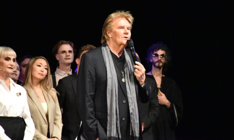 Howard Carpendale: Musical „Hello, Again“ geht 2027 auf Tour! Tickets jetzt erhältlich!