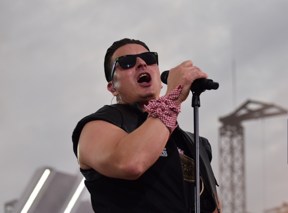 Andreas Gabalier in Hamburg: Wieder mehr Tickets erhältlich » Helene Fischer Andreas Gabalier in Hamburg: Wieder mehr Tickets erhältlich » Helene Fischer
