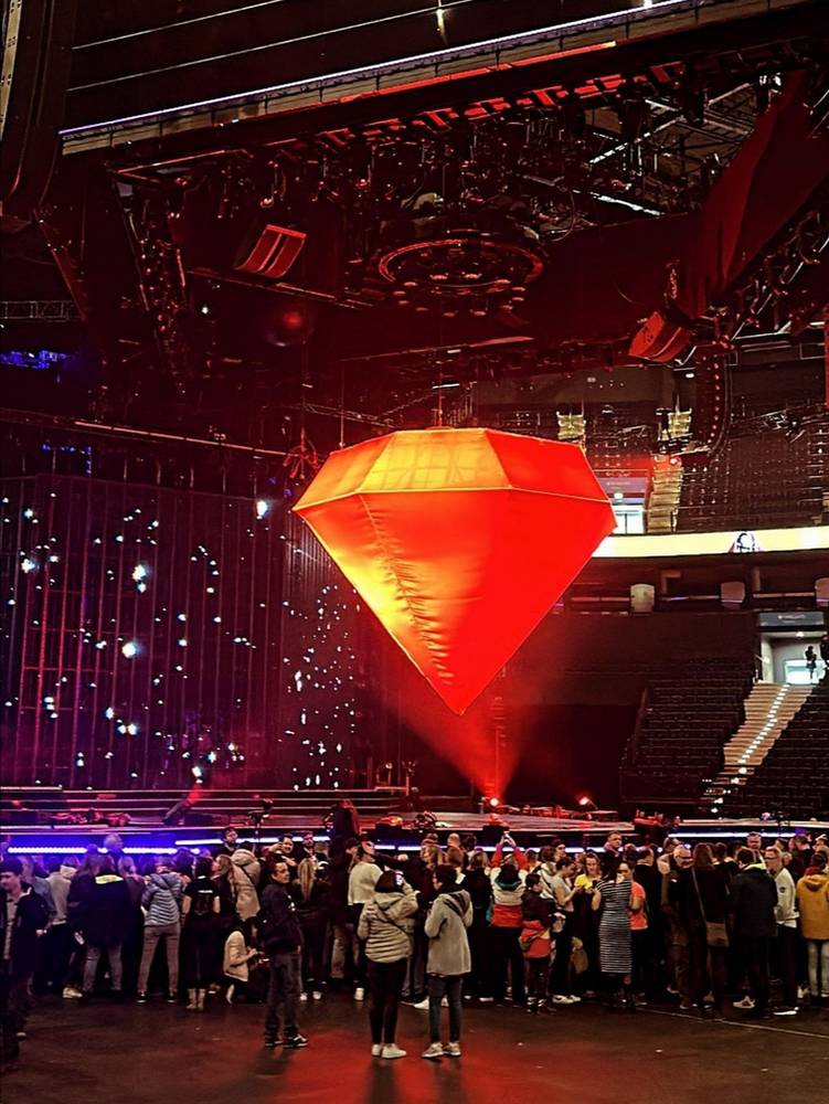 Helene Fischer: Tourstart in Hamburg - Erstes Foto der Bühne » Helene Fischer